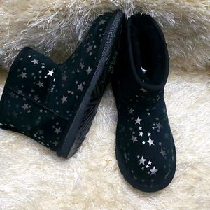 New Uggs min boots (never worn)